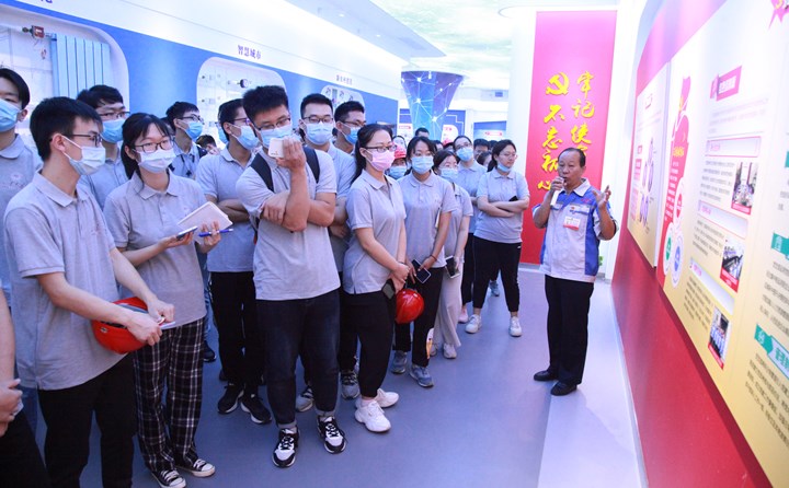 為山東大學(xué)師生解說公司.JPG 為山東大學(xué)師生解說公司.JPG