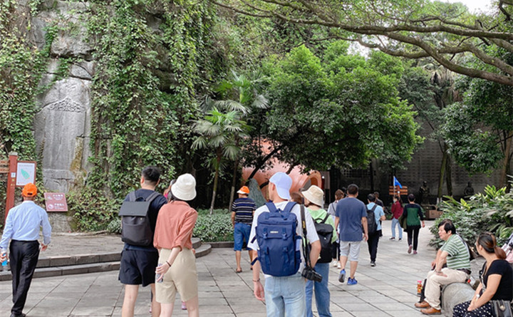 金格瑞銷售們游玩桂林.jpg 金格瑞銷售們游玩桂林.jpg