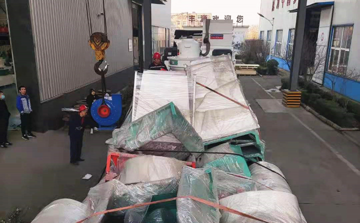 木屑顆粒機發貨咯.jpg 木屑顆粒機發貨咯.jpg