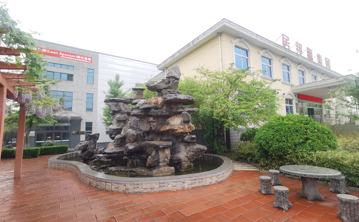 雨中金格瑞.jpg 雨中金格瑞.jpg