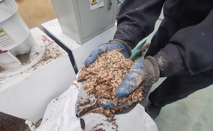 平模飼料顆粒機(jī)原材料.jpg 平模飼料顆粒機(jī)原材料.jpg