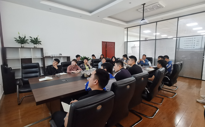 通過不斷的學習培訓,加強銷售人員有關顆粒機及生產線的基礎知識了解.jpg 通過不斷的學習培訓,加強銷售人員有關顆粒機及生產線的基礎知識了解.jpg