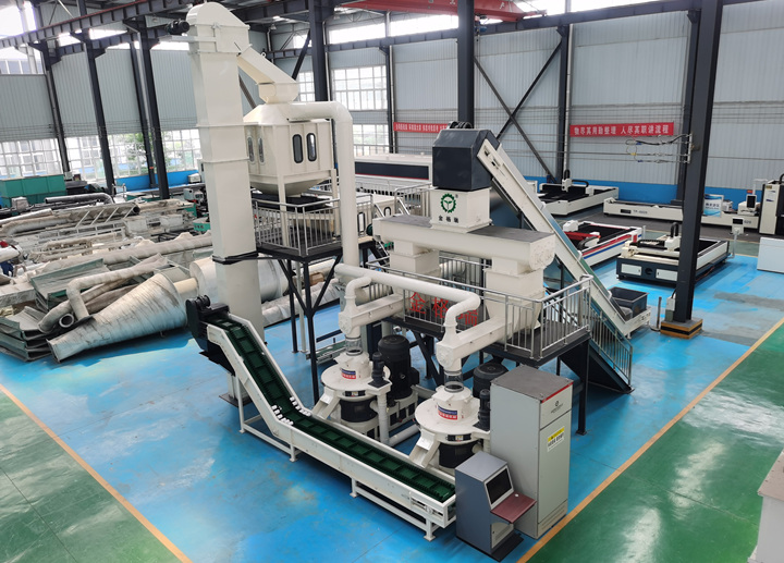 木屑造粒機生產線設備.jpg 木屑造粒機生產線設備.jpg