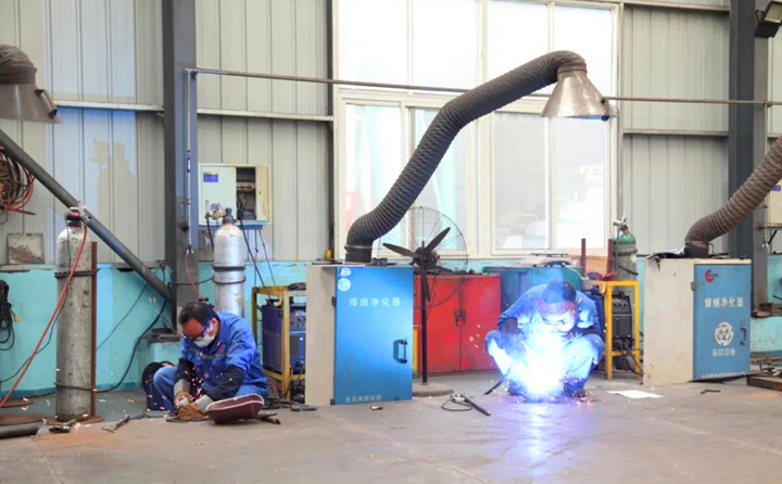 實(shí)操技能比賽中,裝配比武、焊接比武、機(jī)加比武分場(chǎng)地火熱進(jìn)行.jpg 實(shí)操技能比賽中,裝配比武、焊接比武、機(jī)加比武分場(chǎng)地火熱進(jìn)行.jpg