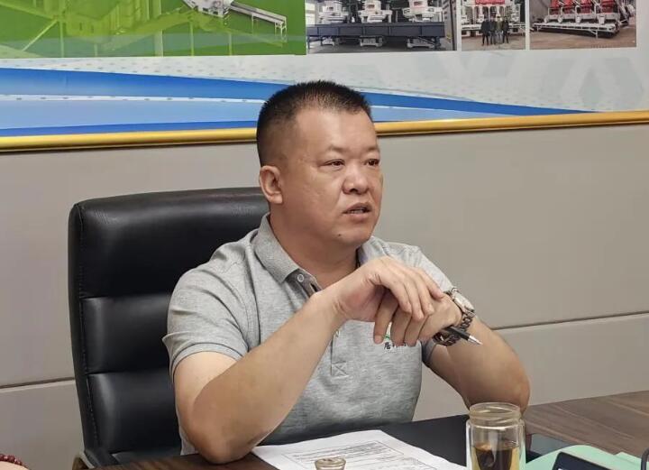 會議最后,集團總經(jīng)理孫寧波總結陳詞。他強調要有正確的人生觀、價值觀,要將集團的精神理念內化于心、外化于行。要加強業(yè)務知識的學習,成為真正的行家里手。要以提高經(jīng)營質量和效益為主線,加快營銷模式和營銷觀念的轉變,圓滿完成2023年營銷工作指標。.jpg 會議最后,集團總經(jīng)理孫寧波總結陳詞。他強調要有正確的人生觀、價值觀,要將集團的精神理念內化于心、外化于行。要加強業(yè)務知識的學習,成為真正的行家里手。要以提高經(jīng)營質量和效益為主線,加快營銷模式和營銷觀念的轉變,圓滿完成2023年營銷工作指標。.jpg