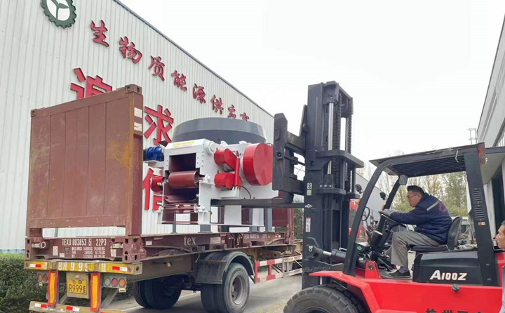 生物質(zhì)顆粒機生產(chǎn)線 發(fā)往巴基斯坦.jpg 生物質(zhì)顆粒機生產(chǎn)線 發(fā)往巴基斯坦.jpg