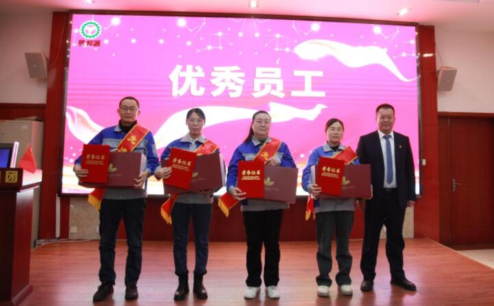 優秀員工.jpg 優秀員工.jpg