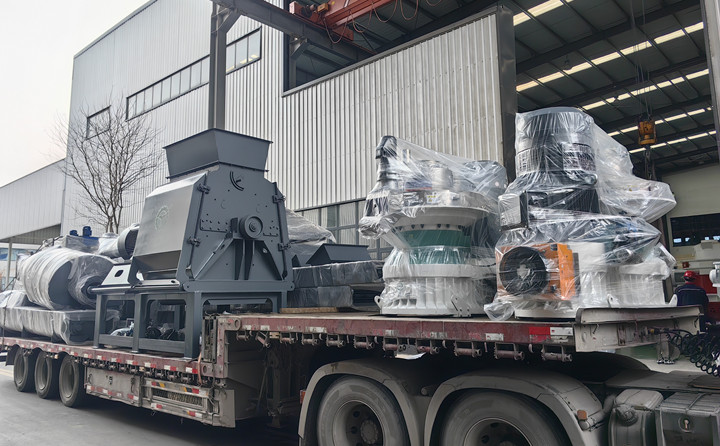 560型木屑顆粒機裝車發貨.jpg 560型木屑顆粒機裝車發貨.jpg