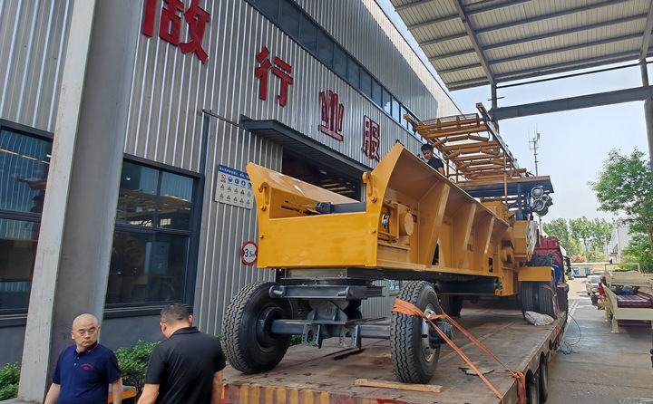 移動式破碎機發貨.jpg 移動式破碎機發貨.jpg