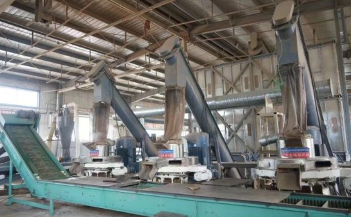 舒蘭生物質(zhì)顆粒現(xiàn)場.jpg 舒蘭生物質(zhì)顆粒現(xiàn)場.jpg